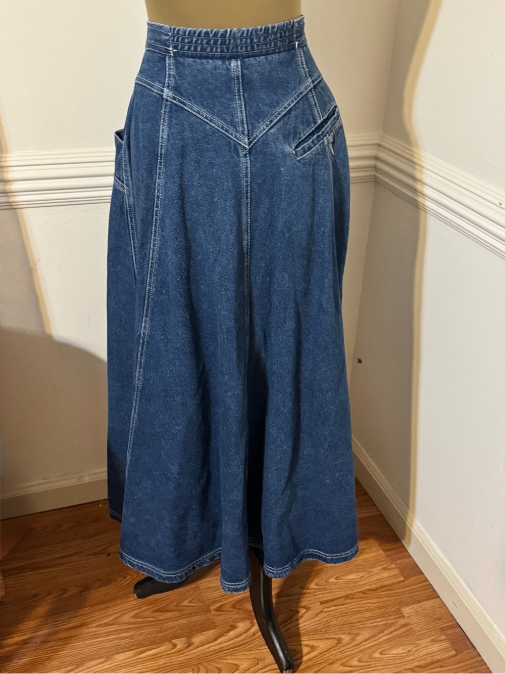 80’s Chaus Sport Button-Front Denim Maxi Skirt in Blue - Picture 3 of 6